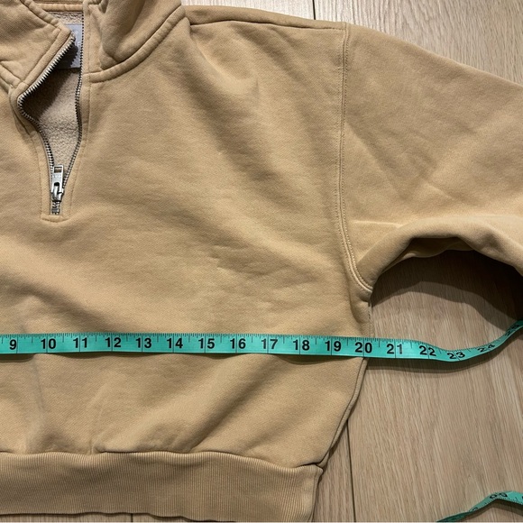 Aritzia TNA Cozy Fleece Perfect 1/4 Zip Cropped Sweatshirt Tan Beige Size Medium - Picture 6 of 7